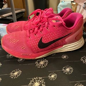 Nike Lunarglide 7 tennis shoes